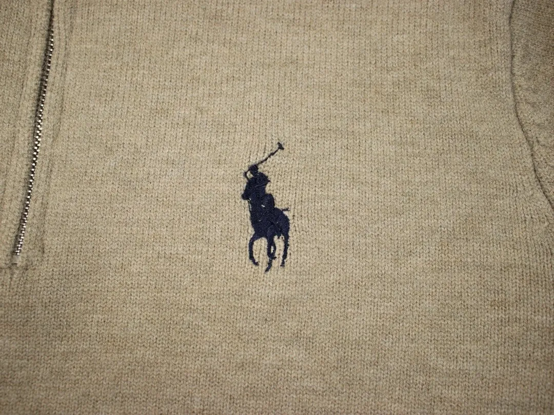 🅿️286 Style number: D169 RALPH LAUREN/Ralph Lauren classic war horse small label embroidered logo Paul polo high collar pullover half-zip knitted sweater, high-density LOGO embroidery on the chest, original customization of tag accessories. Made of pure cotton yarn 🧶 blended with wool, pure cotton is skin-friendly and comfortable, small label war horse embroidered turtleneck sweater 🐎 high quality. Follow the blogger to learn how to wear it! Let’s buy a Ralph Lauren knitted sweater. It’s a super hard-to-find series after it became popular. It’s hard to find one on the official website. It’s simple and practical, with a lazy and loose feel. The thickened fabric has more texture, soft and delicate feel, and a loose fit. Whether worn alone or layered, you can wear different styles of fashion with just one piece!  Color: Black Khaki Size: Picture 9
